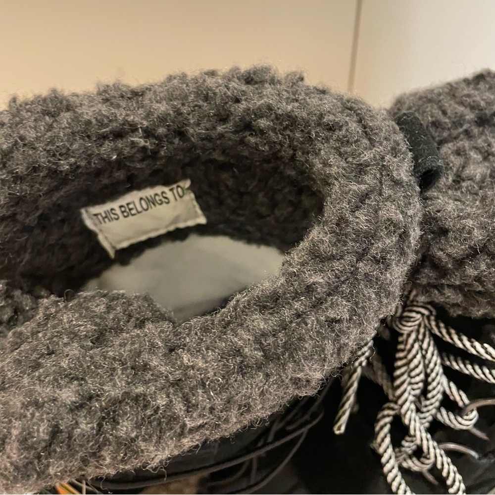 Cat & Jack kids Black and Gray Winter snow Boots size 13 - Picture 4 of 8